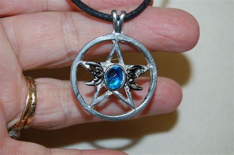 How to Make a Personalized Security Amulet in Wicca